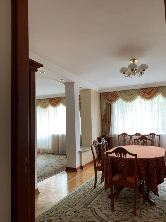 Hotel Prydesnyansky 체르니히우 외부 사진