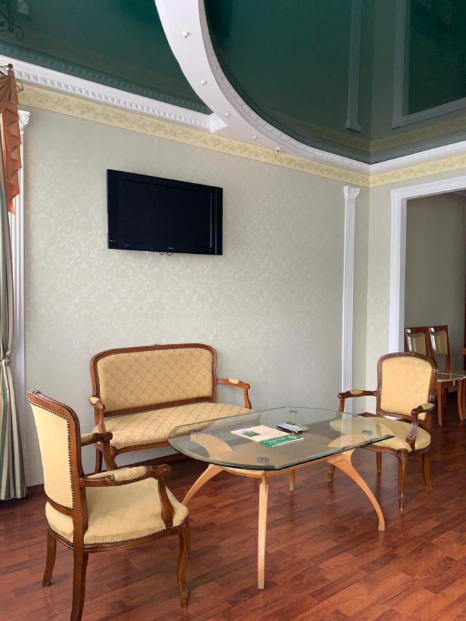 Hotel Prydesnyansky 체르니히우 외부 사진