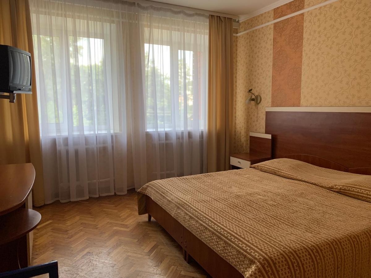 Hotel Prydesnyansky 체르니히우 외부 사진