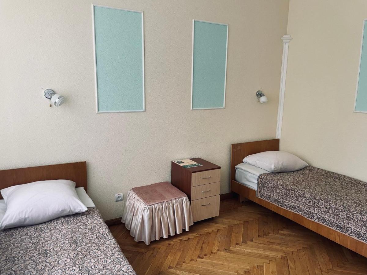 Hotel Prydesnyansky 체르니히우 외부 사진