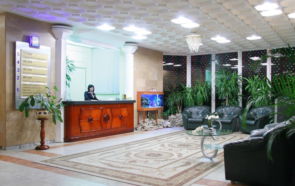 Hotel Prydesnyansky 체르니히우 외부 사진